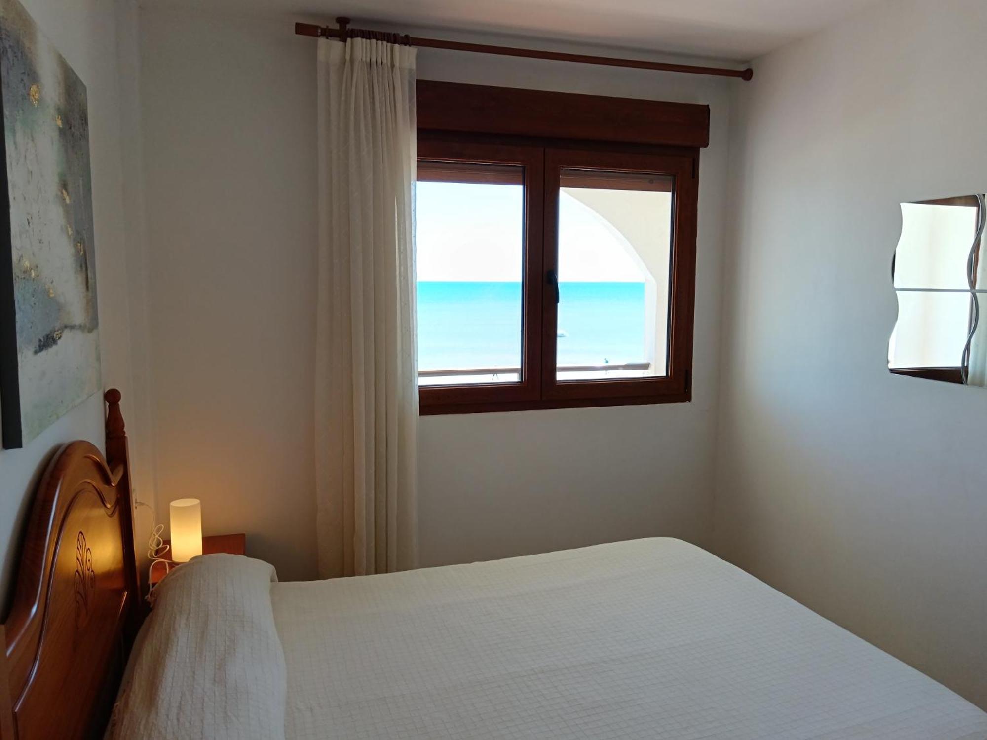 Primera Linea De Playa, Ada Benedicto Xiii, Aire Acondicionado, Wifi, Parking Peniscola Bilik gambar